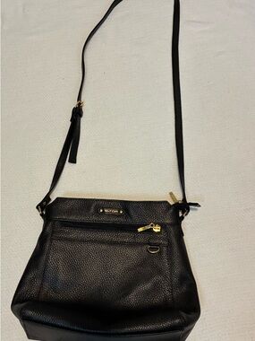 Black 100% Leather Crossbody Bag with Adjustable Strap